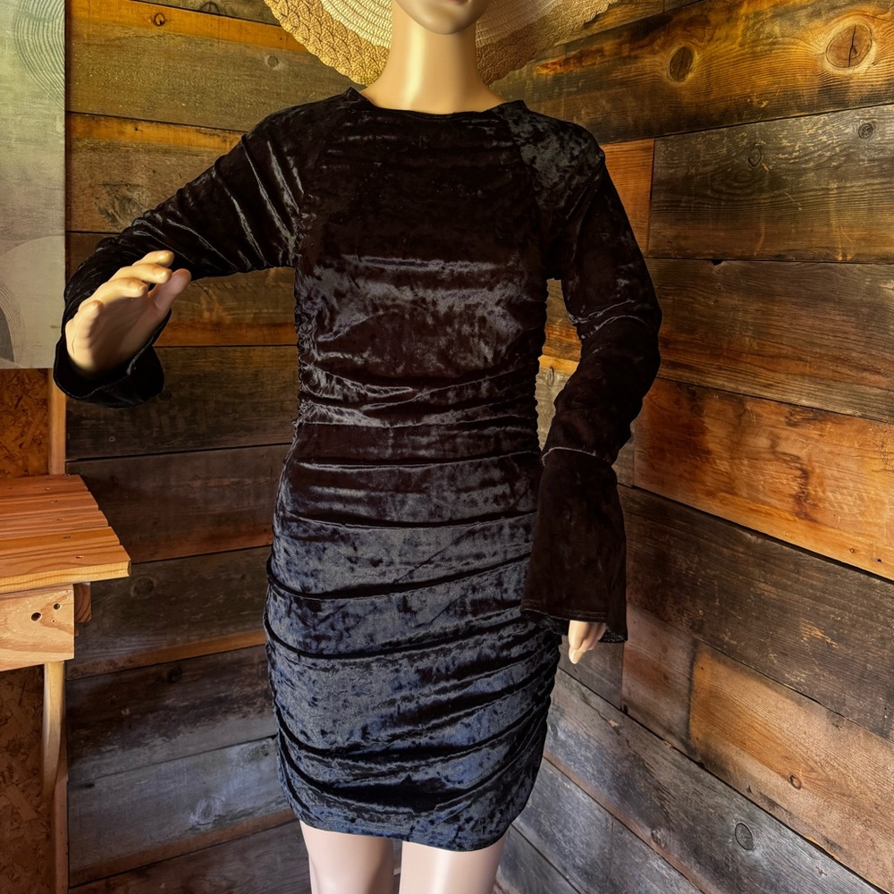 Wayf little black longsleeves dress